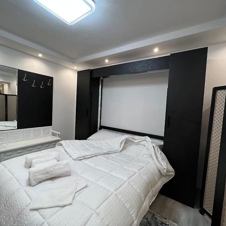 Apartment Tirana On Myslym Shyri Exterior photo